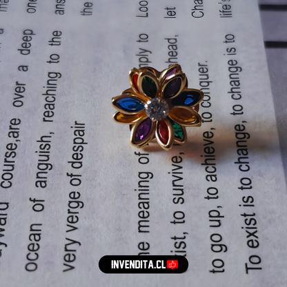 Aros enchapados en oro flores estilo loto con circones de colores