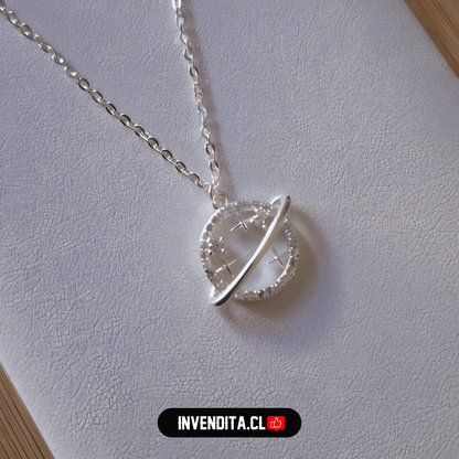 Collar de plata 925 diseño planeta con estrellas y circones