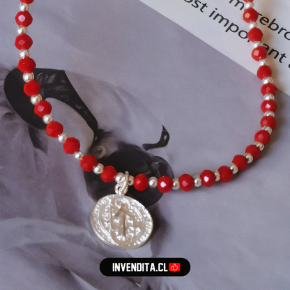 Collar de plata 925 cristales rojos con figura de San Benito