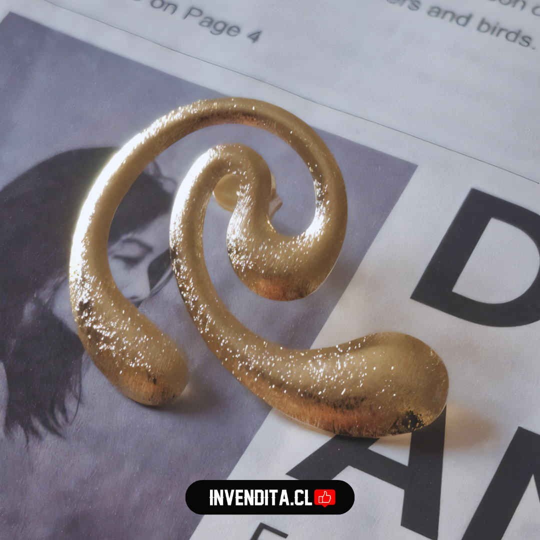 Aros enchapados en oro estilo espiral satinado