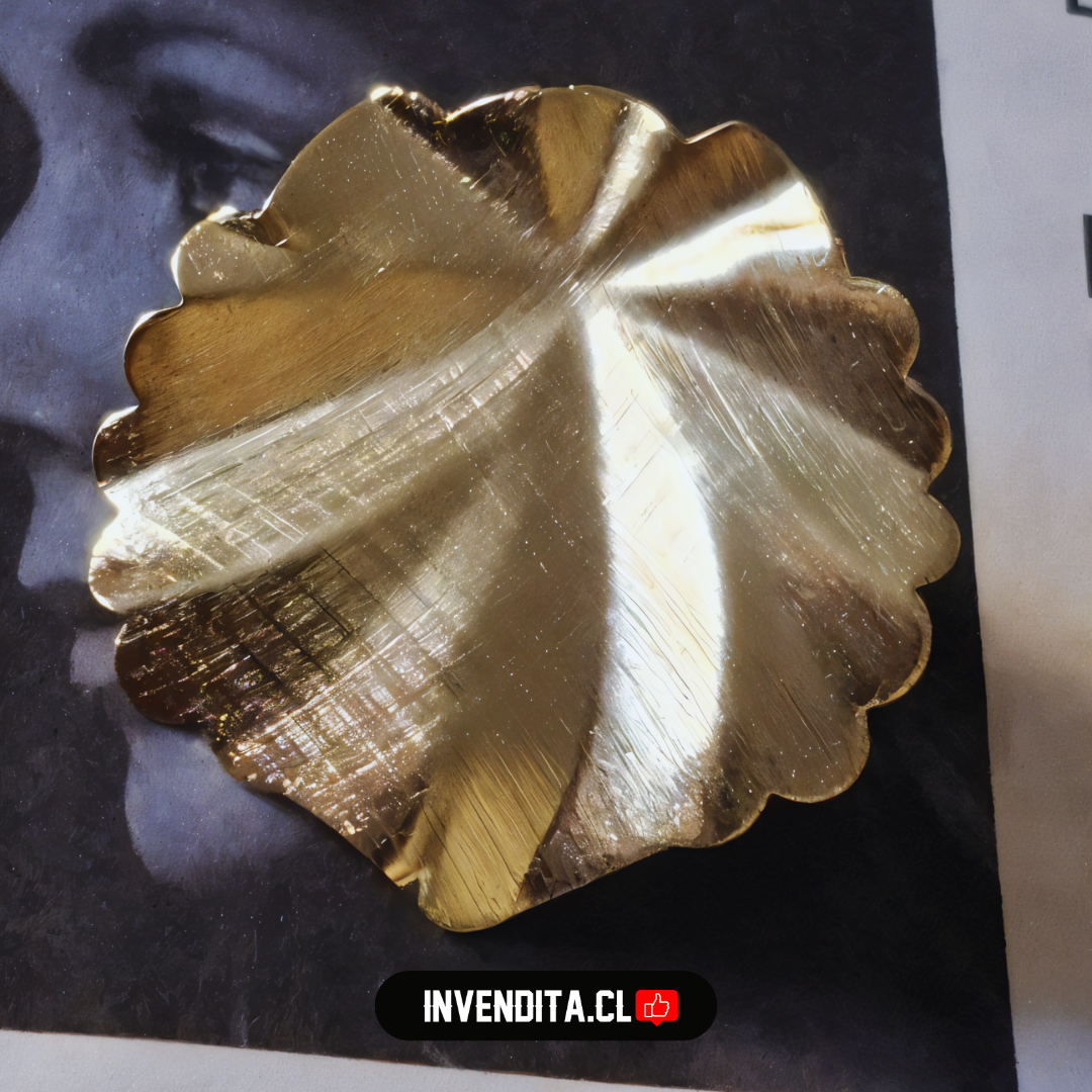 Aros enchapados en oro diseño hoja satinada