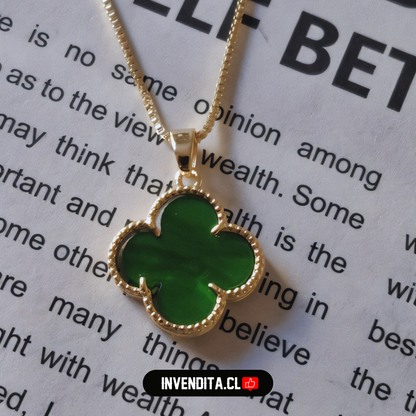 Collar enchapado en oro colgante de flor verde