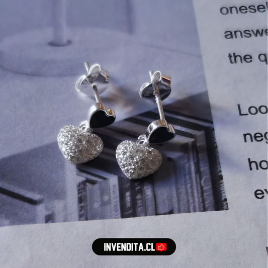 Aros de plata 925 corazón esmaltado en negro y colgantes con circón