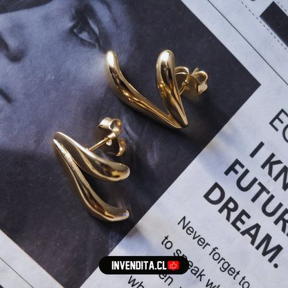 Aros enchapados en oro estilo en V de textura lisa