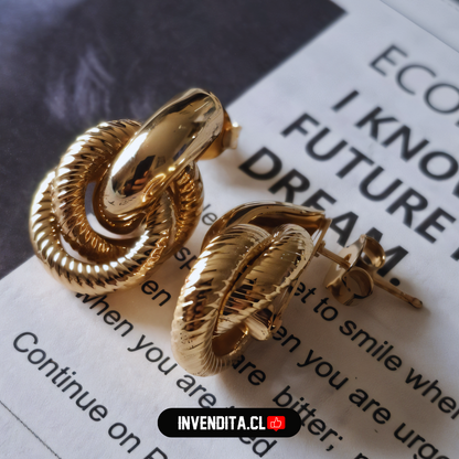 Aros enchapados de oro diseño nudo biselado
