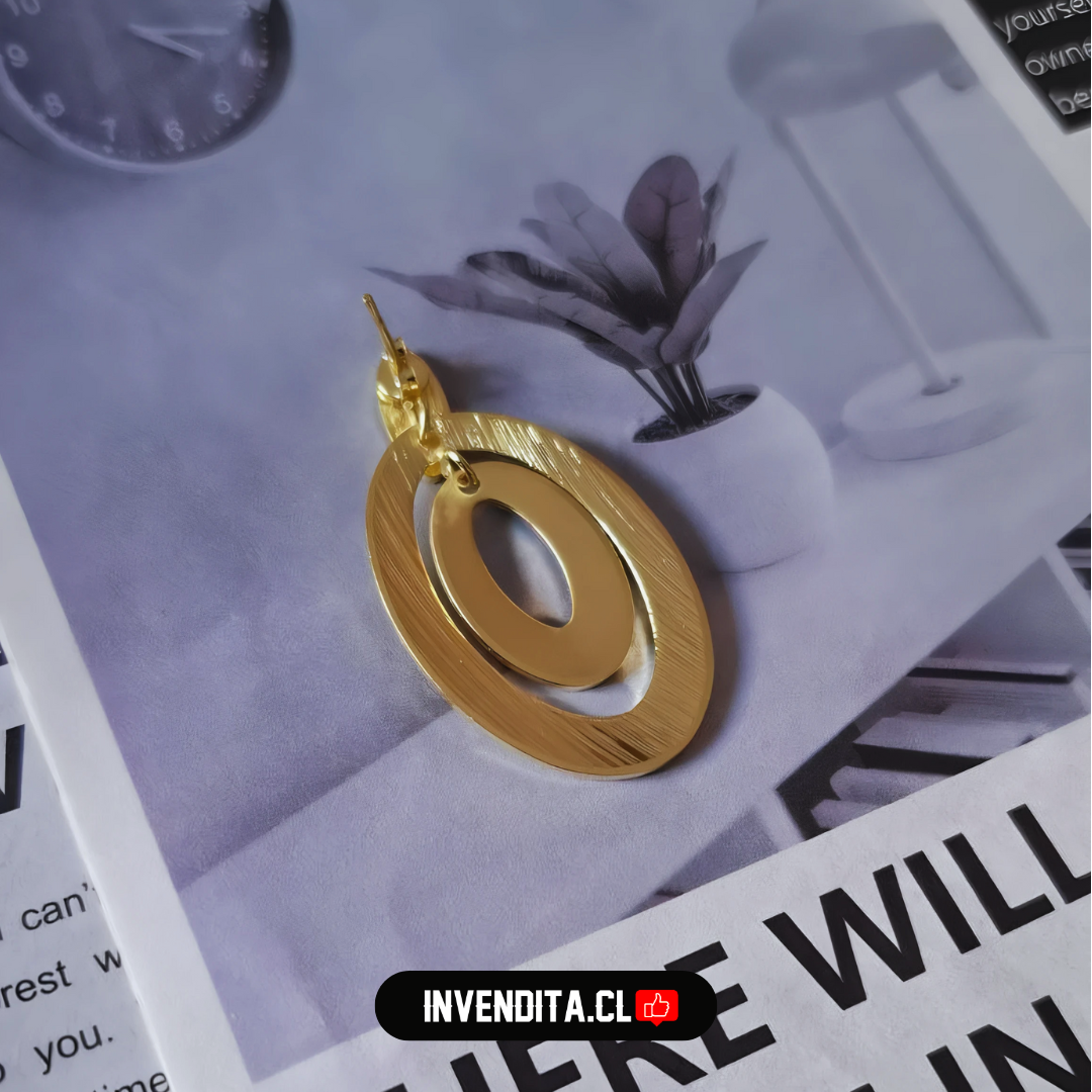 Aros enchapados en oro figuras ovaladas colgantes