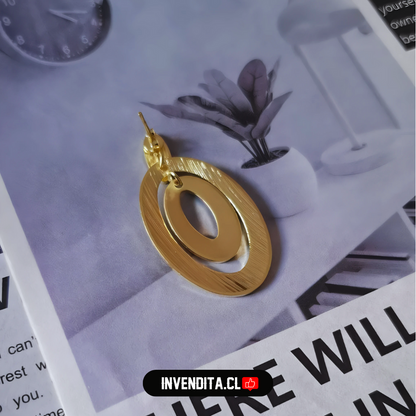 Aros enchapados en oro figuras ovaladas colgantes