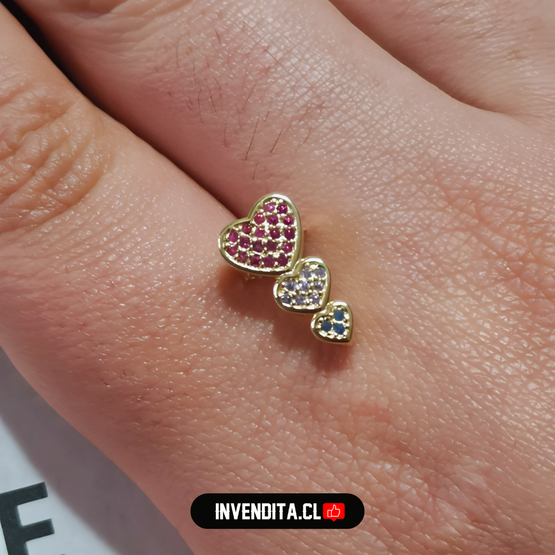 Aros enchapados en oro diseño corazones de colores