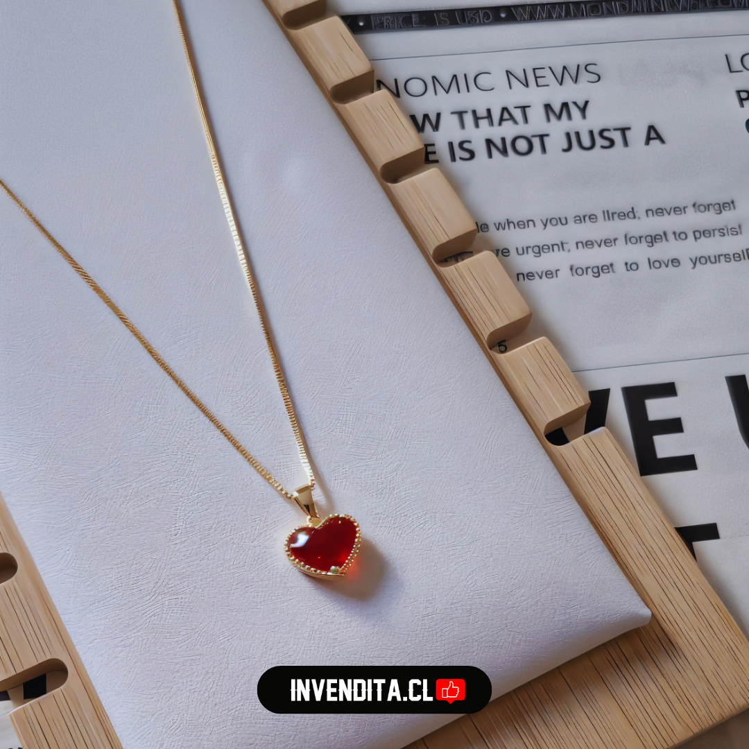 Collar enchapado en oro veneciana con dije corazón rojo