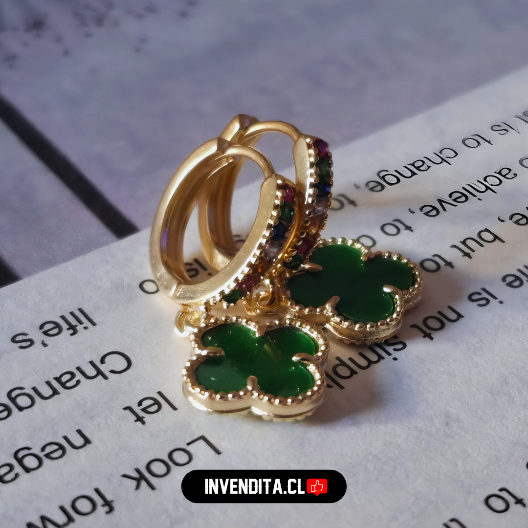 Aros enchapados en oro argollas con placa flor verde