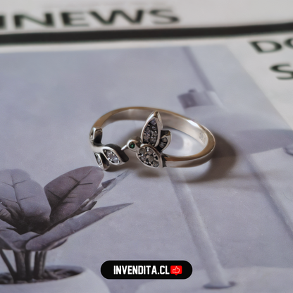 Anillo de plata 925 colibrí con pequeñas hojas y circones