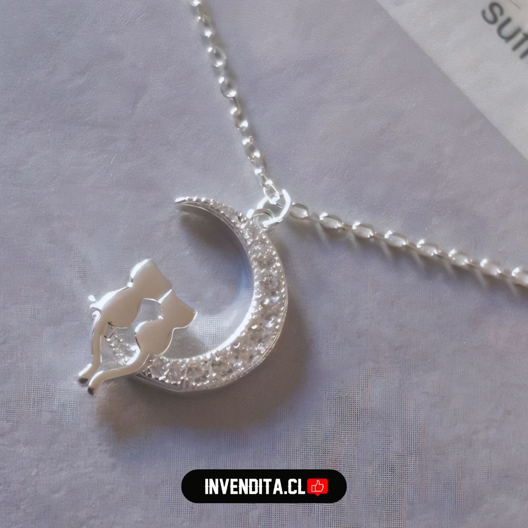 Collar de plata 925 media luna con figura de dos gatos