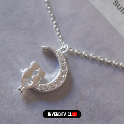 Collar de plata 925 media luna con figura de dos gatos