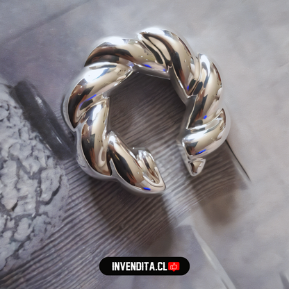 Aro enchapado en plata Cuff maxi diseño anudado
