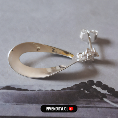 Aros de plata 925 pequeña flor de circón con ovalo irregular