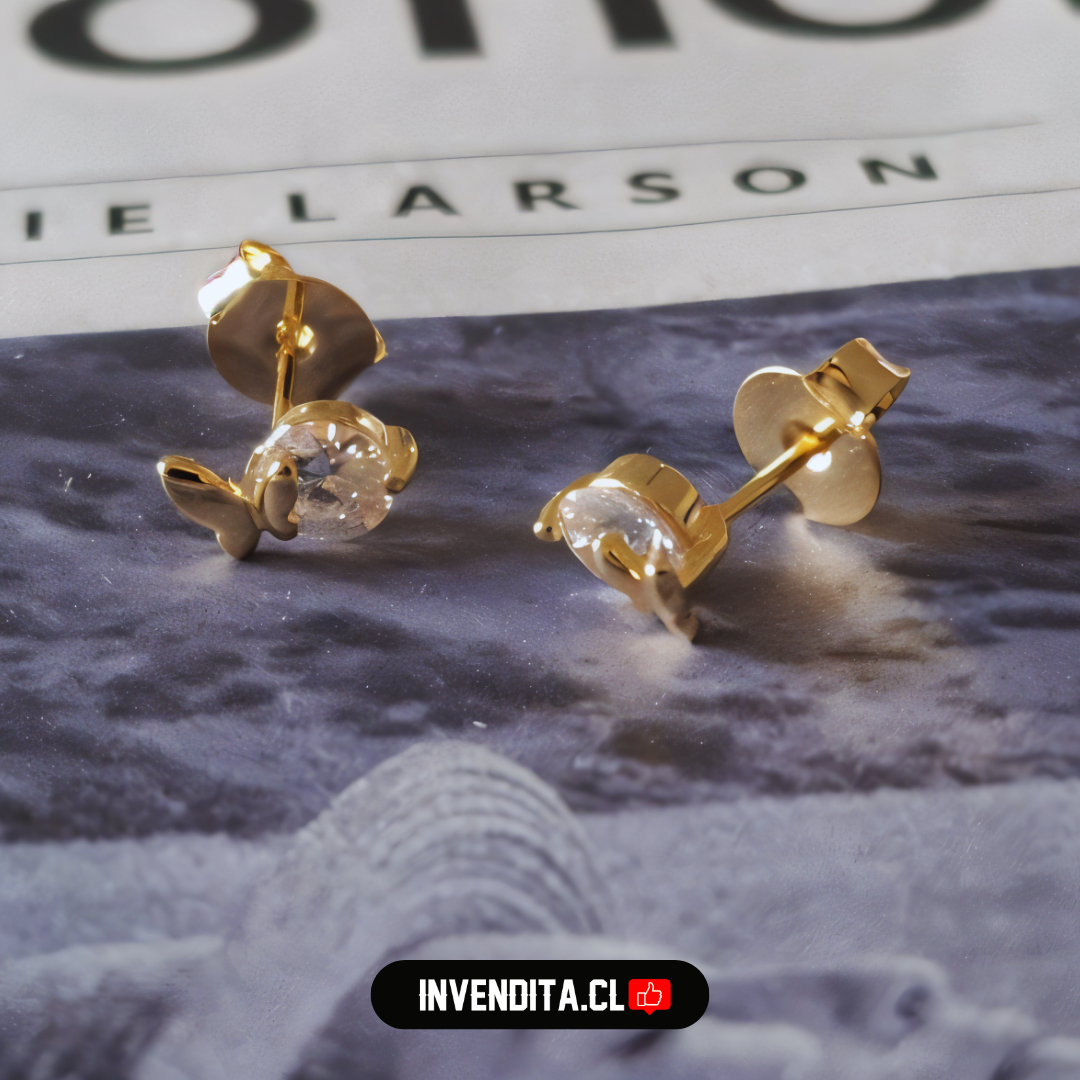 Aros enchapados en oro diseño circón con mariposa horizontal