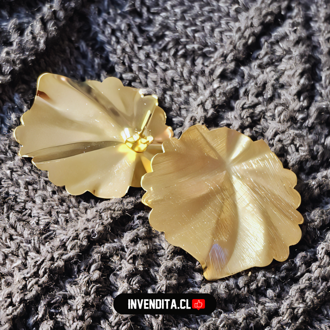 Aros enchapados en oro diseño hoja satinada