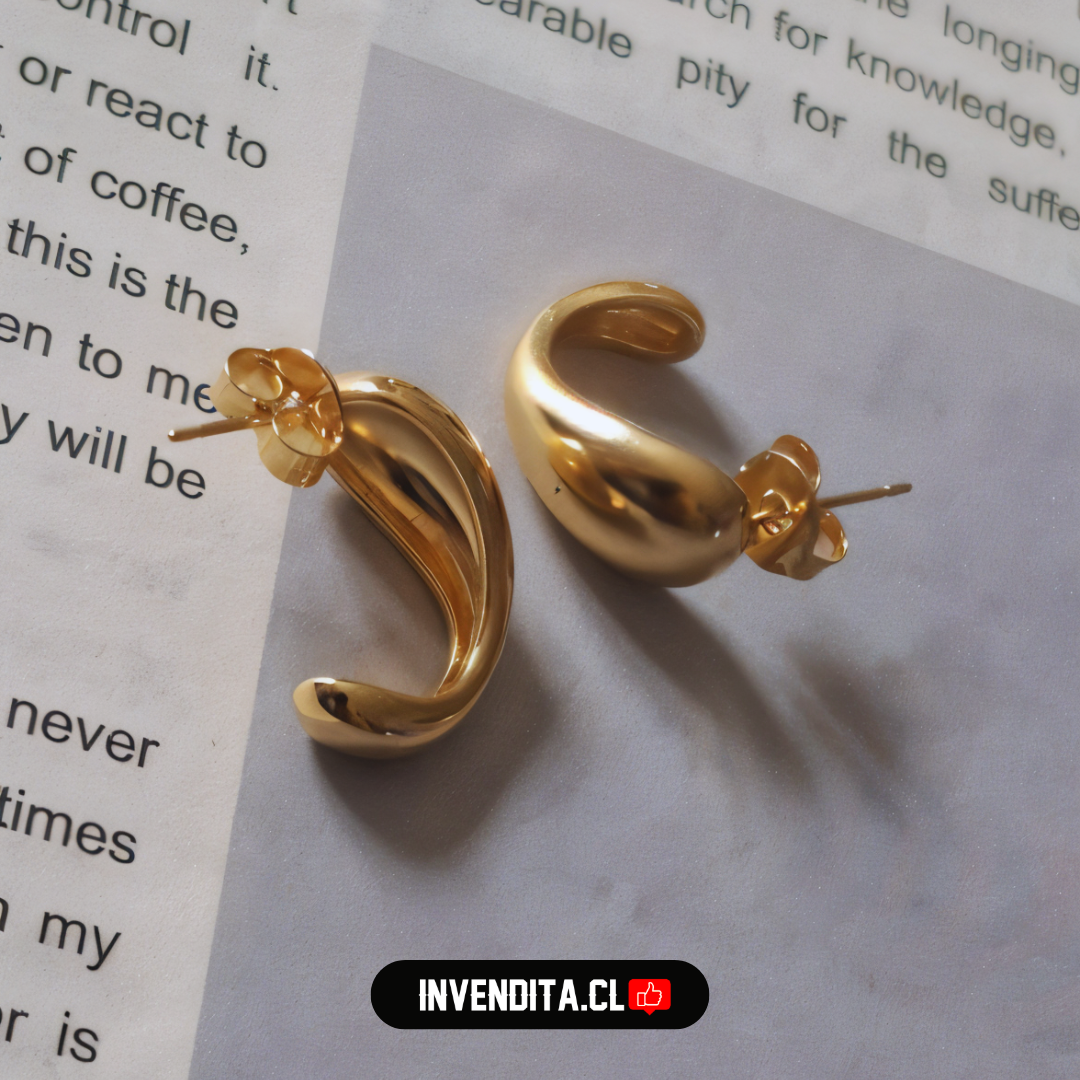 Aros enchapados en oro estilo semi argollas bote de textura lisa