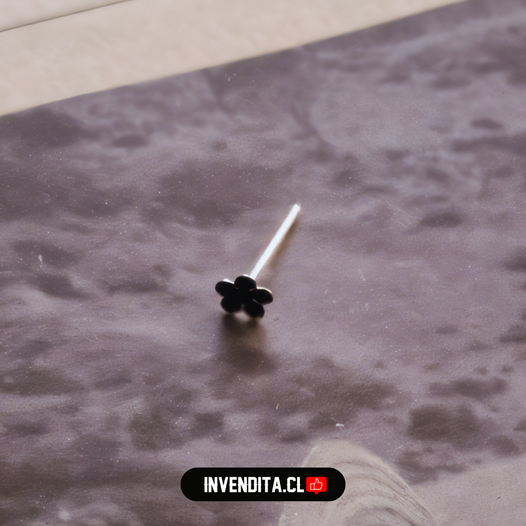 Aros de plata 925 piercing flor con circones negros