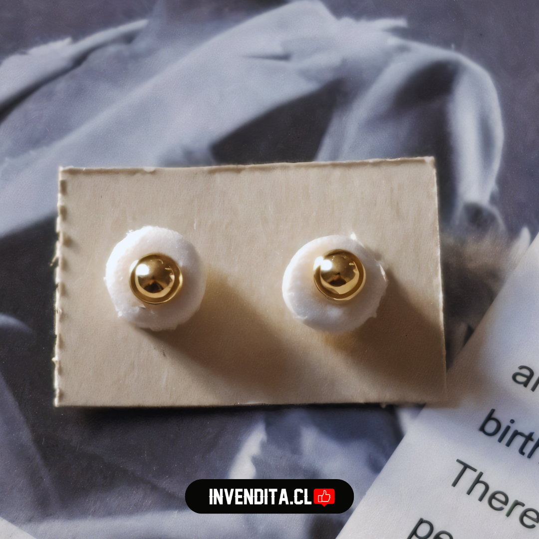 Aros enchapados en oro para niños con tope diseño corazón con pequeño circón