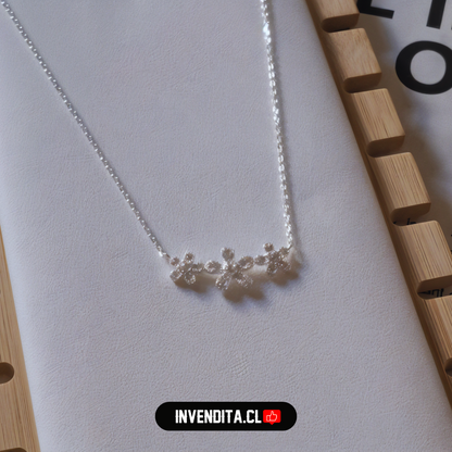 Collar de plata 925 trío de flores con circones incrustados