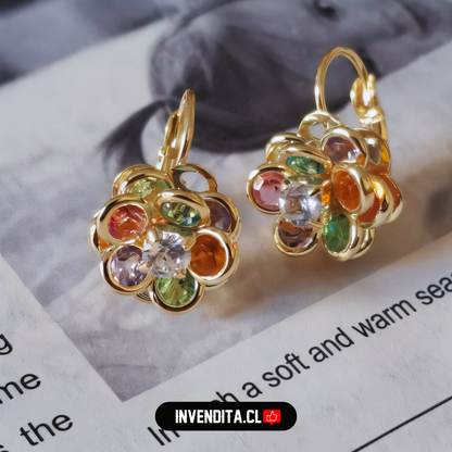 Aros enchapados en oro diseño flor de colores doble de circones