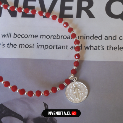 Collar de plata 925 cristales rojos con figura de San Benito