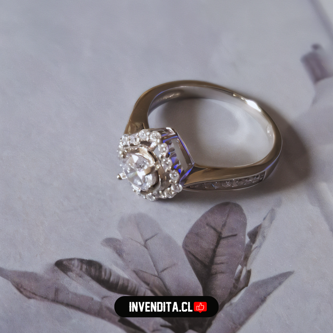 Anillo de Plata 925 modelo flor con gran circón