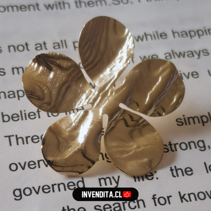 Aros enchapados en oro flor texturizada