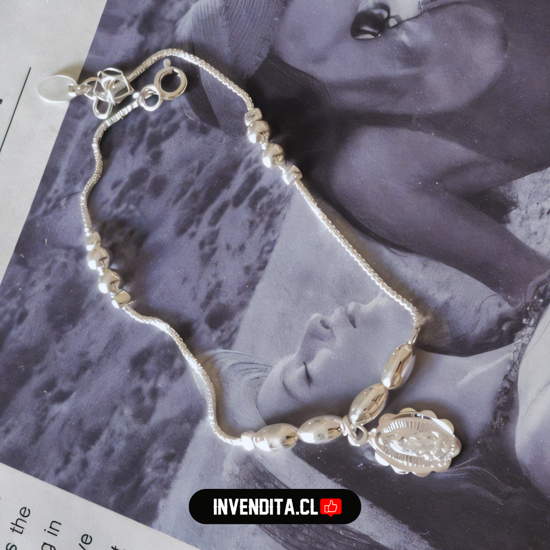 Pulsera de plata 925 esferas y óvalos con la figura de la virgen de Guadalupe