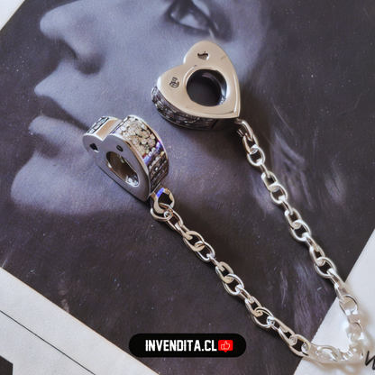 Charm estilo pandora corazones unidos con una cadena