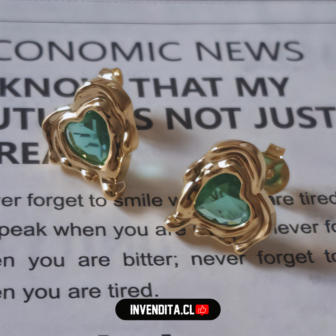 Aros enchapados en oro corazón derretido con circón esmeralda
