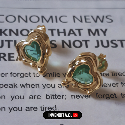 Aros enchapados en oro corazón derretido con circón esmeralda