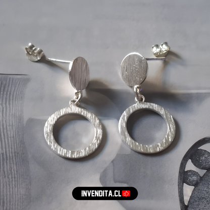 Aros de plata 925 doble placa circular satinada con mini cadena