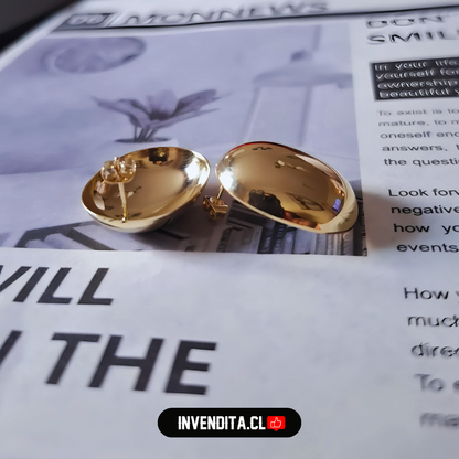 Aros enchapados en oro modelo ovalo liso