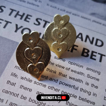 Aros enchapados en oro tres corazones con placa lisa