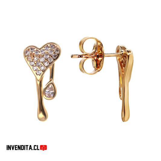 Aros enchapados en oro diseño corazones derretidos con circones